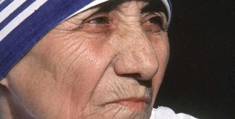 Η Μητέρα Τερέζα ήταν “απατεώνας”, “τσαρλατάνος” και “υποκρίτρια”